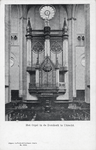 3105 Interieur van de Domkerk te Utrecht: het orgel en de preekstoel vanuit het koor.